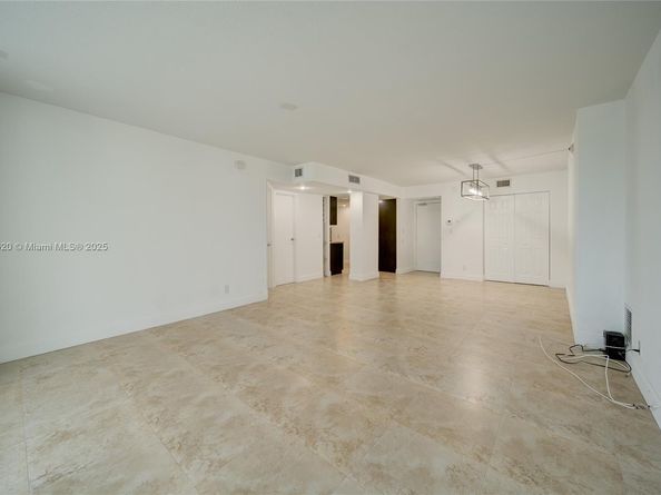 100 Bayview Dr 214, Sunny Isles Beach FL 33160