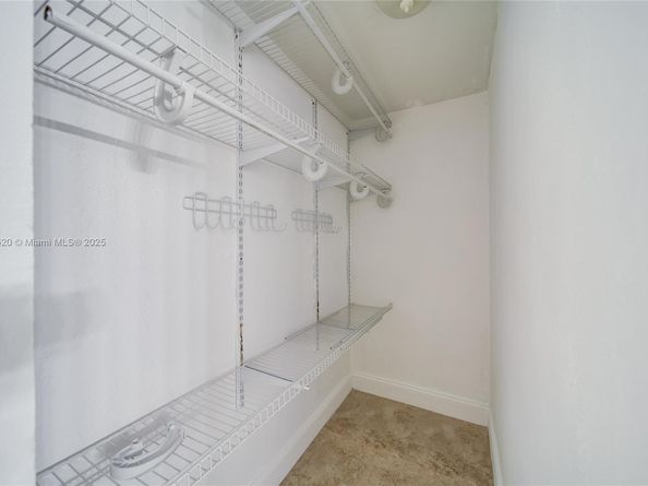 100 Bayview Dr 214, Sunny Isles Beach FL 33160