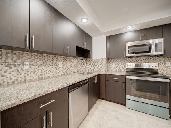 100 Bayview Dr 214, Sunny Isles Beach FL 33160