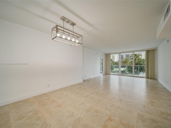 100 Bayview Dr 214, Sunny Isles Beach FL 33160