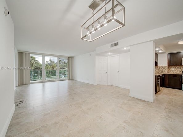 100 Bayview Dr 214, Sunny Isles Beach FL 33160