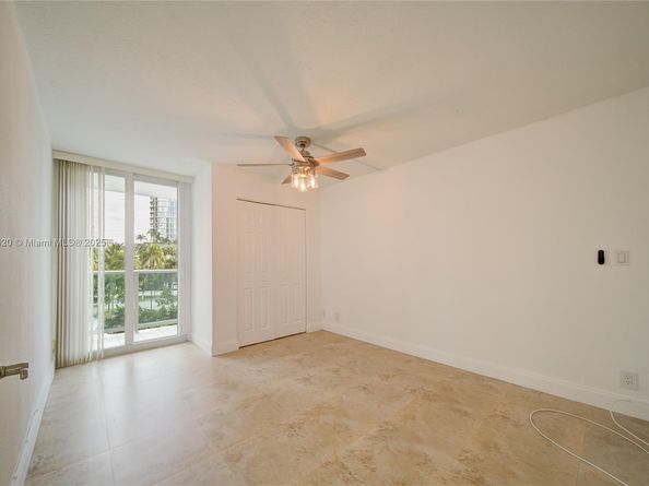 100 Bayview Dr 214, Sunny Isles Beach FL 33160