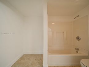 100 Bayview Dr 214, Sunny Isles Beach FL 33160