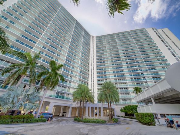 100 Bayview Dr 214, Sunny Isles Beach FL 33160