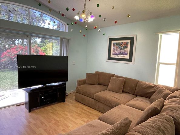 12130 NW 56th Ct, Coral Springs FL 33076