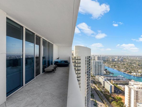 1830 S Ocean Dr 4508, Hallandale Beach FL 33009