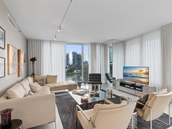 495 Brickell Ave 501, Miami FL 33131