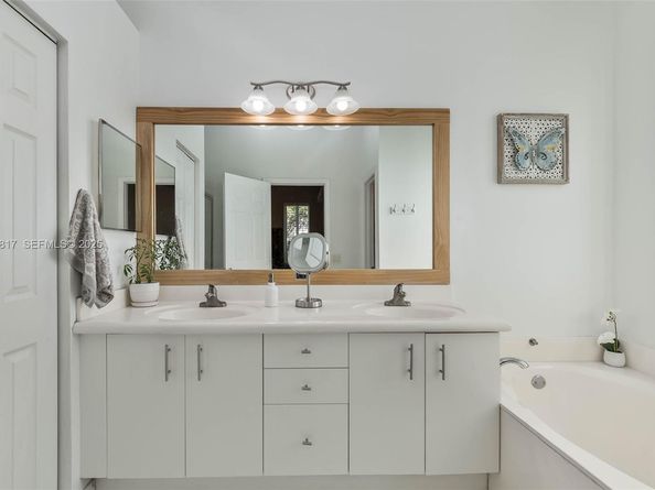 1784 Aspen Ln, Weston FL 33327