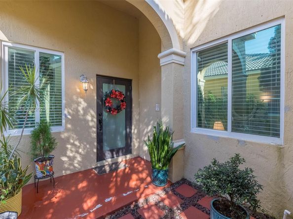 1784 Aspen Ln, Weston FL 33327