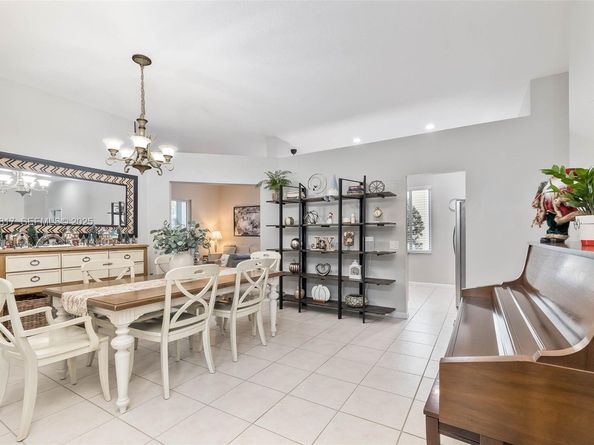 1784 Aspen Ln, Weston FL 33327