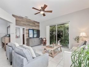 1784 Aspen Ln, Weston FL 33327