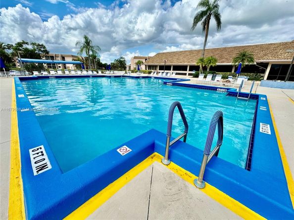 10467 Sunrise Lakes Blvd 410, Sunrise FL 33322