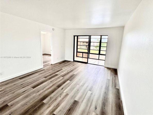 10467 Sunrise Lakes Blvd 410, Sunrise FL 33322