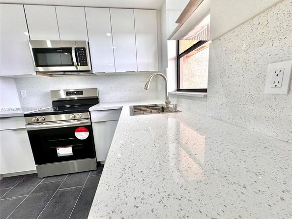 10467 Sunrise Lakes Blvd 410, Sunrise FL 33322