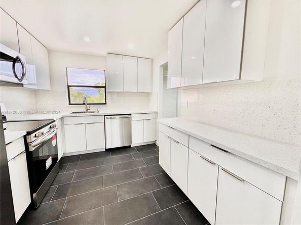 10467 Sunrise Lakes Blvd 410, Sunrise FL 33322
