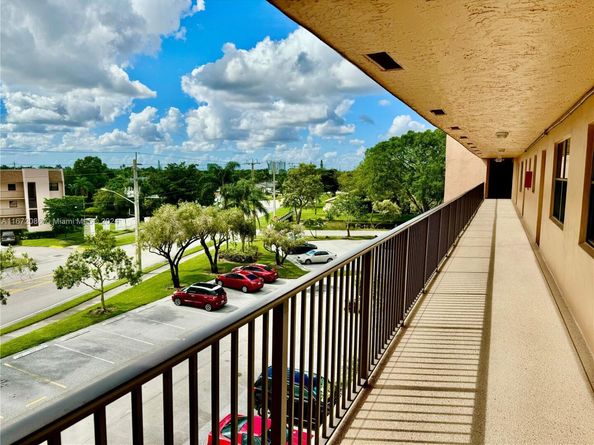 10467 Sunrise Lakes Blvd 410, Sunrise FL 33322