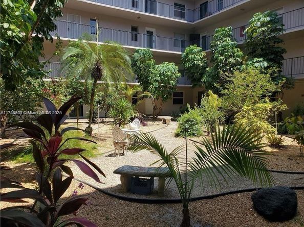 2821 Somerset Dr 209, Lauderdale Lakes FL 33311