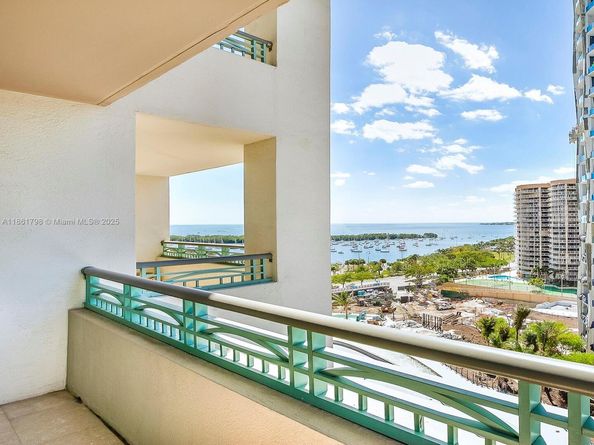 3400 SW 27th Ave 1005, Miami FL 33133