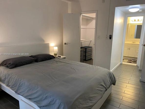 17570 Atlantic Blvd 105, Sunny Isles Beach FL 33160