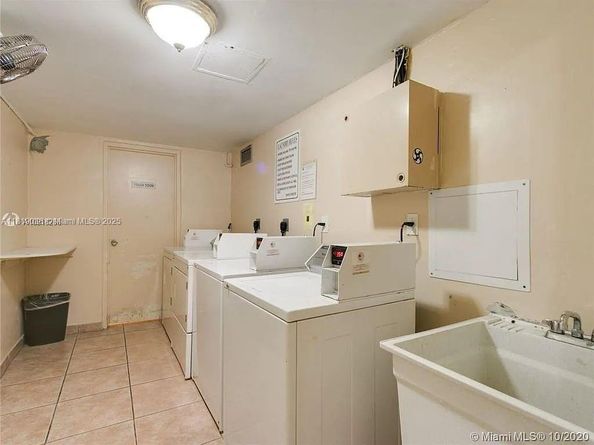 17570 Atlantic Blvd 105, Sunny Isles Beach FL 33160