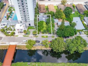 10875 SW 7th Ter, Sweetwater FL 33174