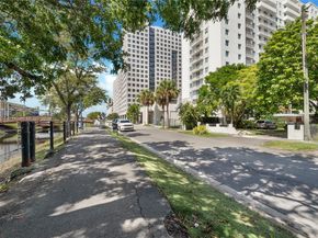 10875 SW 7th Ter, Sweetwater FL 33174
