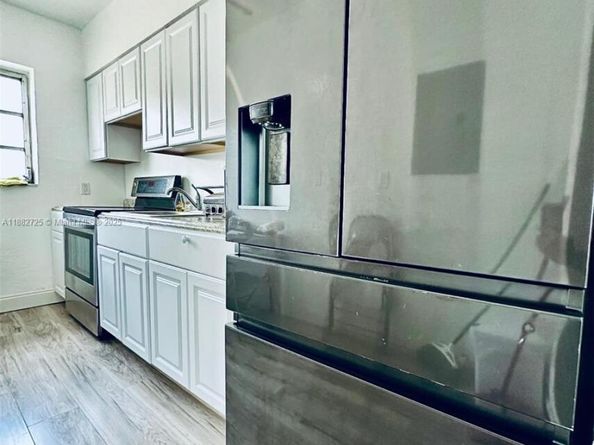 7712 Byron Ave 3, Miami Beach FL 33141