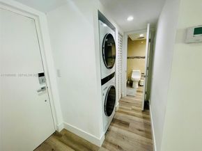 9520 SW 8th St 123, Miami FL 33174