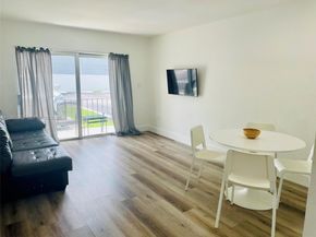 9520 SW 8th St 123, Miami FL 33174