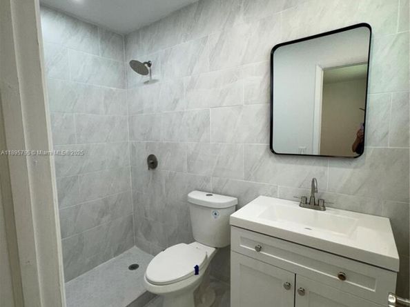 7260 NW 16th St, Plantation FL 33313