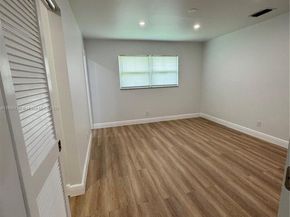 7260 NW 16th St, Plantation FL 33313