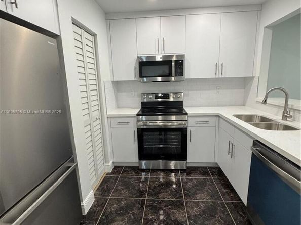 7260 NW 16th St, Plantation FL 33313