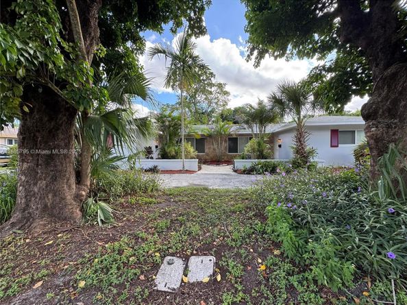 7260 NW 16th St, Plantation FL 33313
