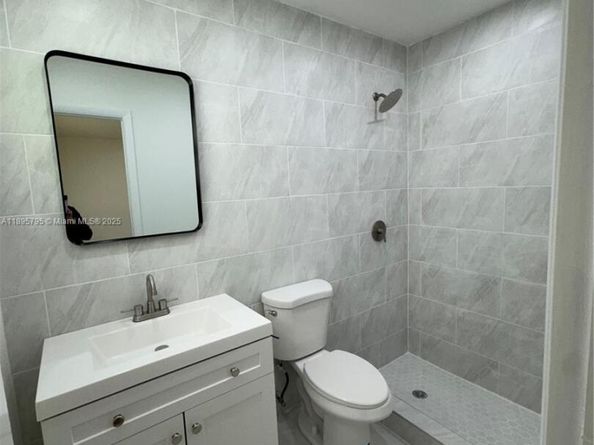 7260 NW 16th St, Plantation FL 33313