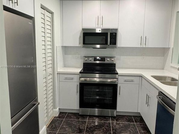 7260 NW 16th St, Plantation FL 33313