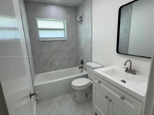 7260 NW 16th St, Plantation FL 33313