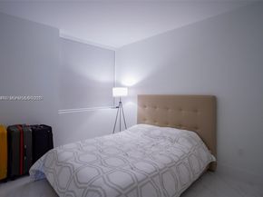 16385 Biscayne Blvd 719, North Miami Beach FL 33160