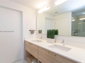 16385 Biscayne Blvd 719, North Miami Beach FL 33160