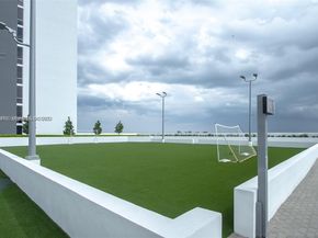 16385 Biscayne Blvd 719, North Miami Beach FL 33160