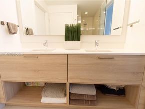 16385 Biscayne Blvd 719, North Miami Beach FL 33160