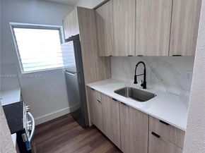 7725 Carlyle Ave 2, Miami Beach FL 33141