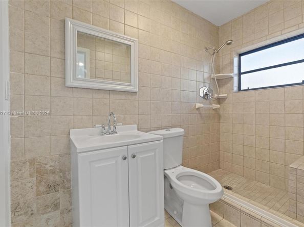 15913 Fairway Heights Blvd, Miami FL 33157