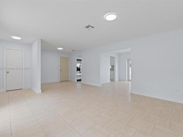 15913 Fairway Heights Blvd, Miami FL 33157