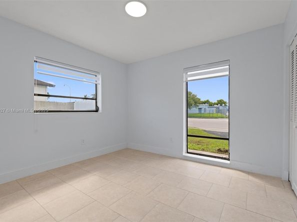 15913 Fairway Heights Blvd, Miami FL 33157