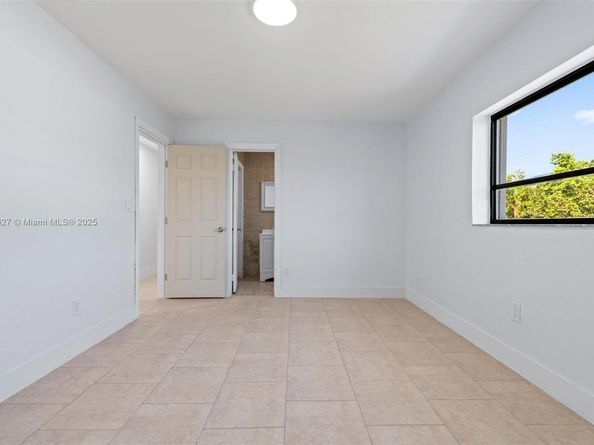 15913 Fairway Heights Blvd, Miami FL 33157