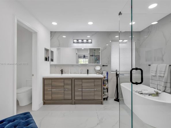636 Vista Meadows Dr, Weston FL 33327