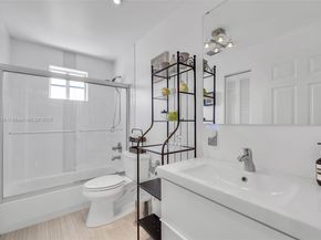 636 Vista Meadows Dr, Weston FL 33327