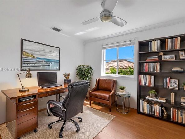 636 Vista Meadows Dr, Weston FL 33327