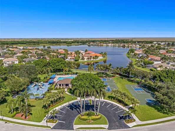 636 Vista Meadows Dr, Weston FL 33327