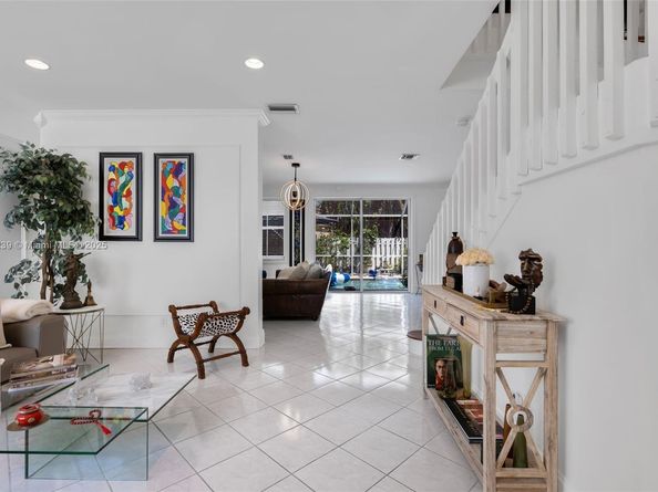 636 Vista Meadows Dr, Weston FL 33327
